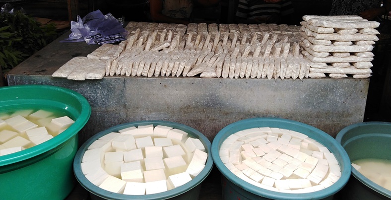 Indonesia tempe e tofu al mercato